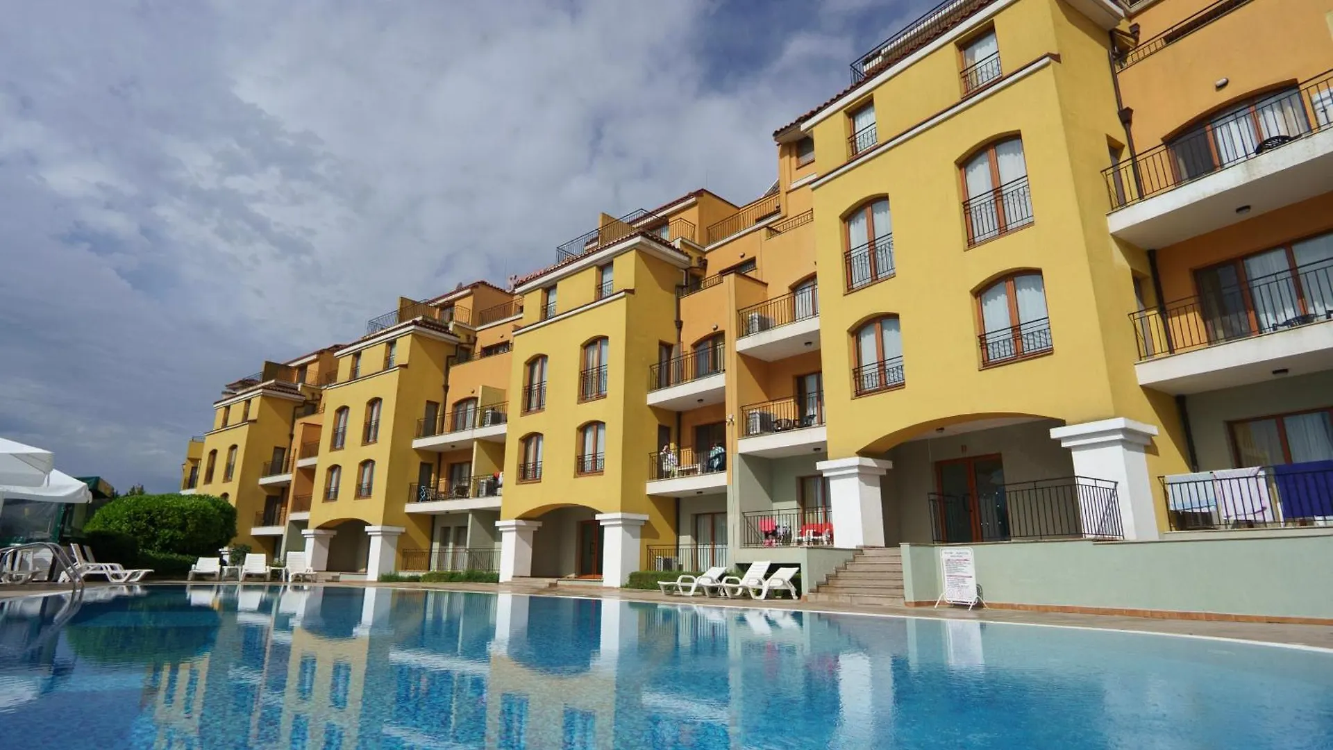 Serena Residence Aparthotel Sozopol